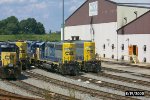 CSX 4618 & 6152 sit with other locos